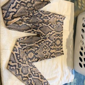 Varley snakeskin leggings. Full length